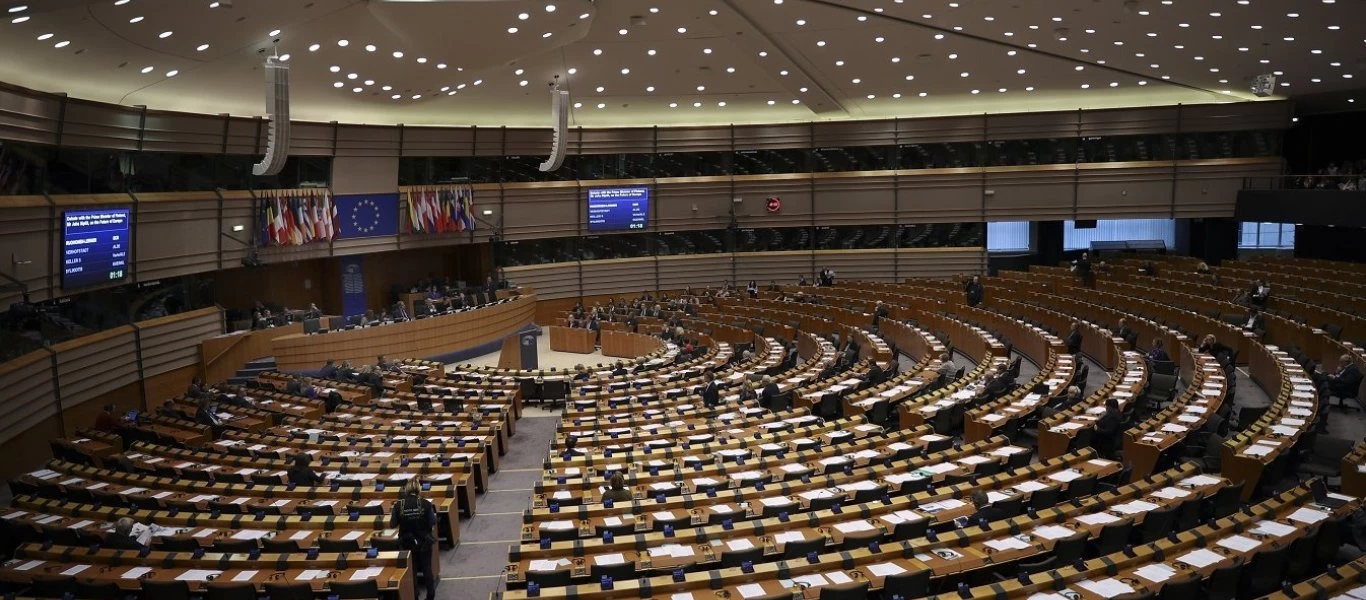Εμβόλια: 108 ευρωβουλευτές και 280 βουλευτές ζητούν την άρση της πατέντας